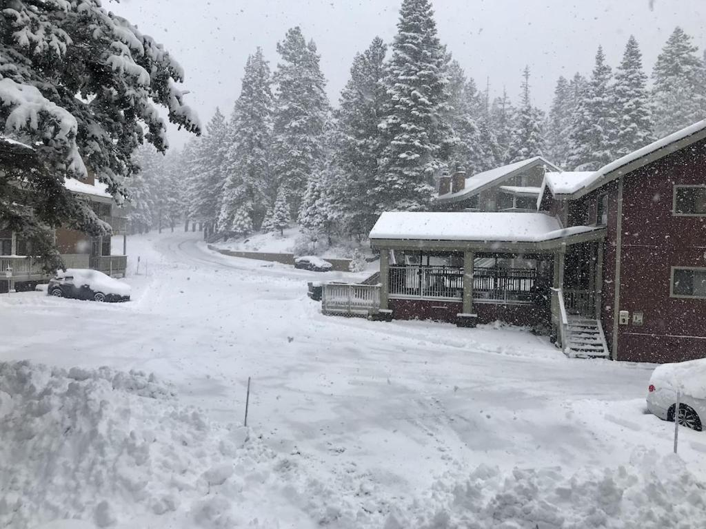 Cozy Condo Walking Distance To Village And Gondola W/ Pool/ Jacuzzi Sleeps 4. Mammoth Lakes Extérieur photo
